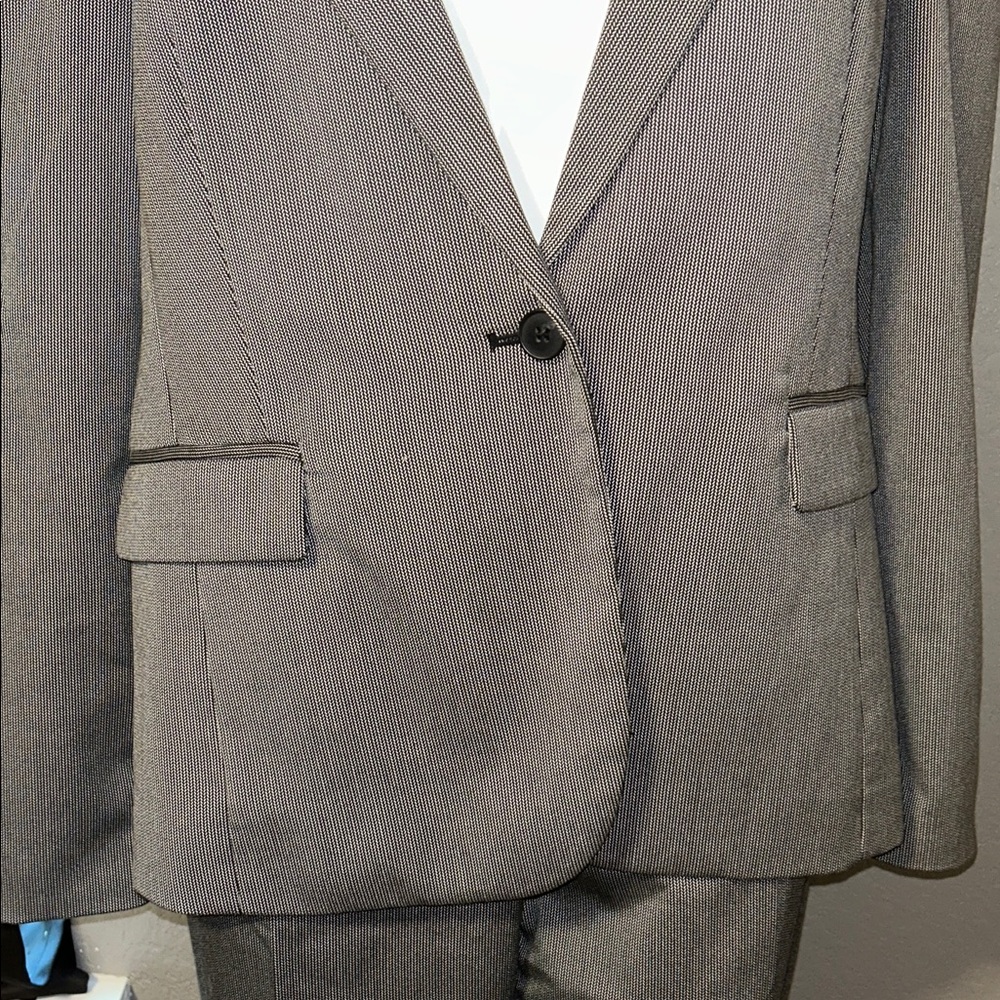 Worthington Classic Gray Women’s Suit, Pant & Blazer - Picture 6 of 9